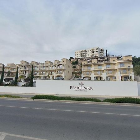 Apartment Pearl Park Residence Paphos Exteriör bild