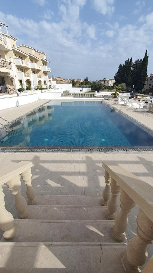 Apartment Pearl Park Residence Paphos Exteriör bild